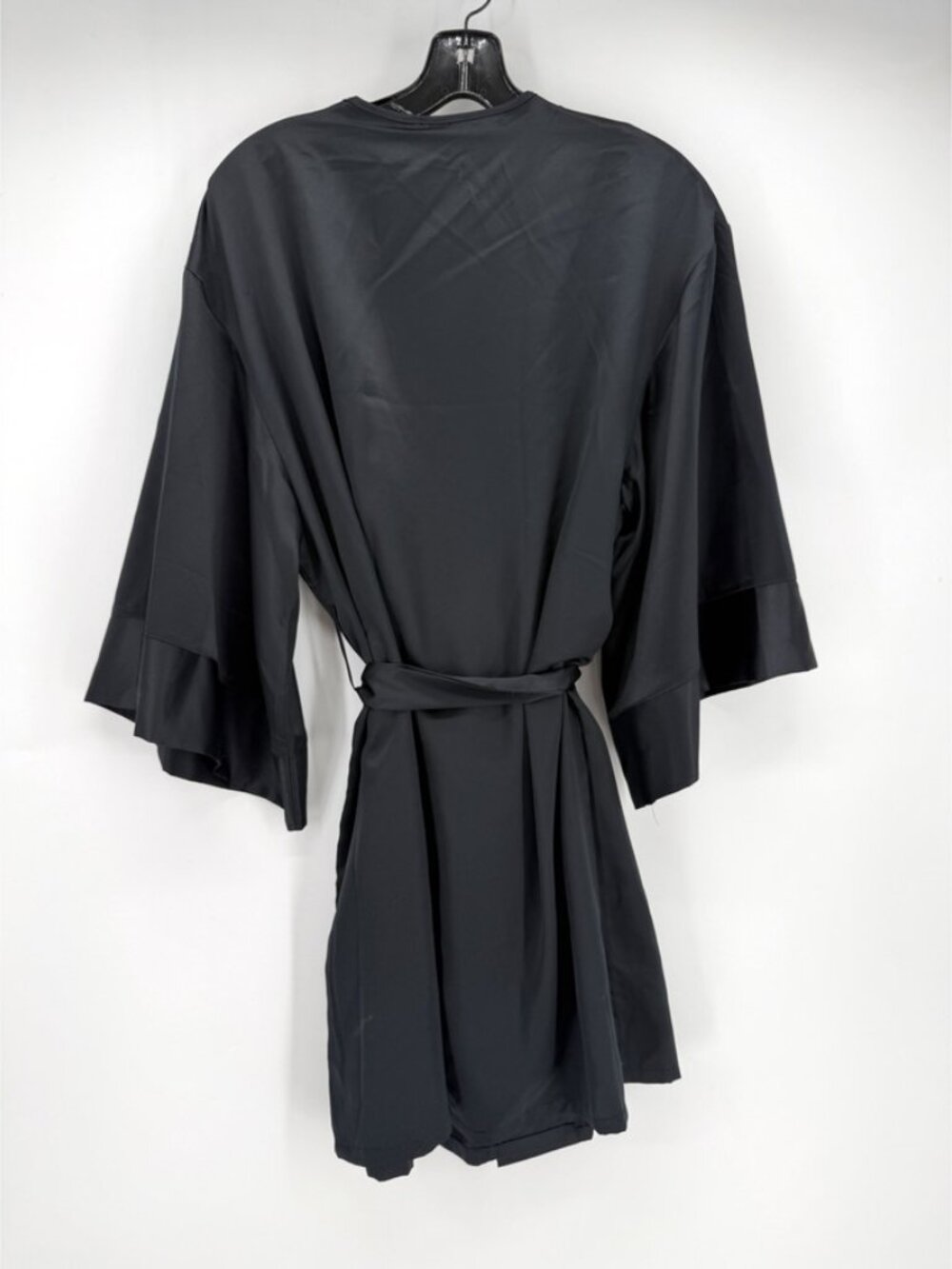 Thirdlove satin robe in black, one size - fits 0-14 NWT - Picture 3 of 11